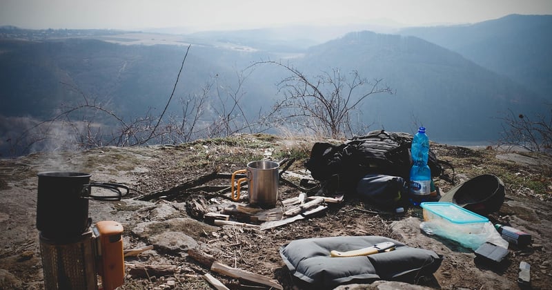 Quel équipement camping pour débuter en famille sans se ruiner