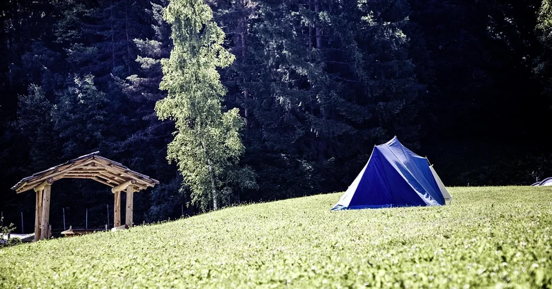 La règle qui change tout : bivouac, stationnement, et la frontière floue entre les deux